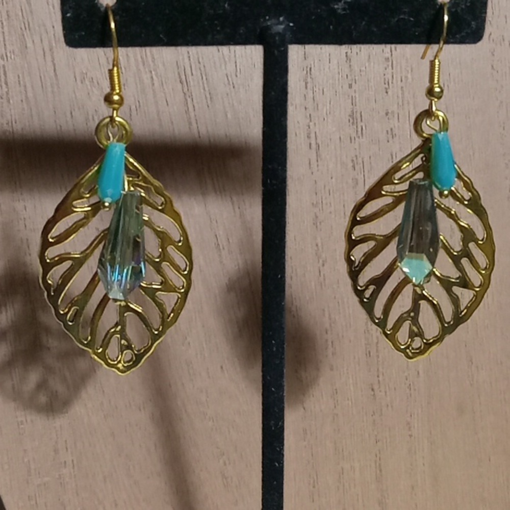 Handcrafted Earrings Metal Leaves Clear Beads New - Picture 2 of 6